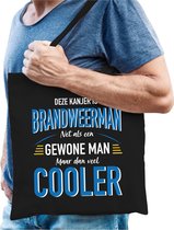 Deze kanjer is Brandweerman cadeau tasje zwart voor heren - verjaardag / Vaderdag - cadeau tasje