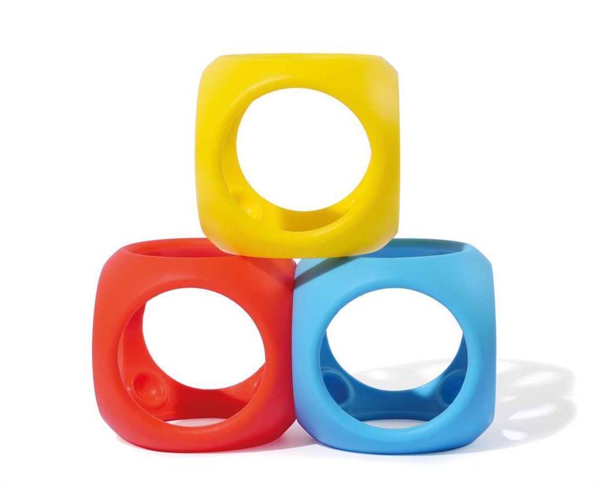 OIBO / SET Primaire kleuren, set van 3 soft-grip baby ballen in verschillende kleuren, in siliconen rubber, in doos 8.3x8.3x19.2cm, 0+
