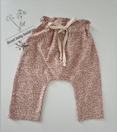 Baby legging - meisje legging - lente/zomer - roze - maat 56 - ( handgemaakt Sweet Baby Bedstraw )
