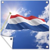 Tuinposters De vlag van Nederland wappert in de lucht - 50x50 cm - Tuindoek - Buitenposter