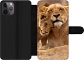Bookcase Geschikt voor iPhone 11 Pro telefoonhoesje - Leeuw - Wilde dieren - Welp - Met vakjes - Wallet case met magneetsluiting