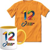 12 Jaar Vrolijke Verjaadag T-shirt met mok giftset Geel | Verjaardag cadeau pakket set | Grappig feest shirt Heren – Dames – Unisex kleding | Koffie en thee mok | Maat S