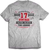 17 Jaar Legend - Feest kado T-Shirt Heren / Dames - Antraciet Grijs / Rood - Perfect Verjaardag Cadeau Shirt - grappige Spreuken, Zinnen en Teksten. Maat L