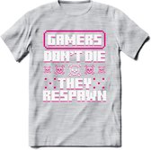 Gamers don't die pixel T-shirt | Roze | Gaming kleding | Grappig game verjaardag cadeau shirt Heren – Dames – Unisex | - Licht Grijs - Gemaleerd - S