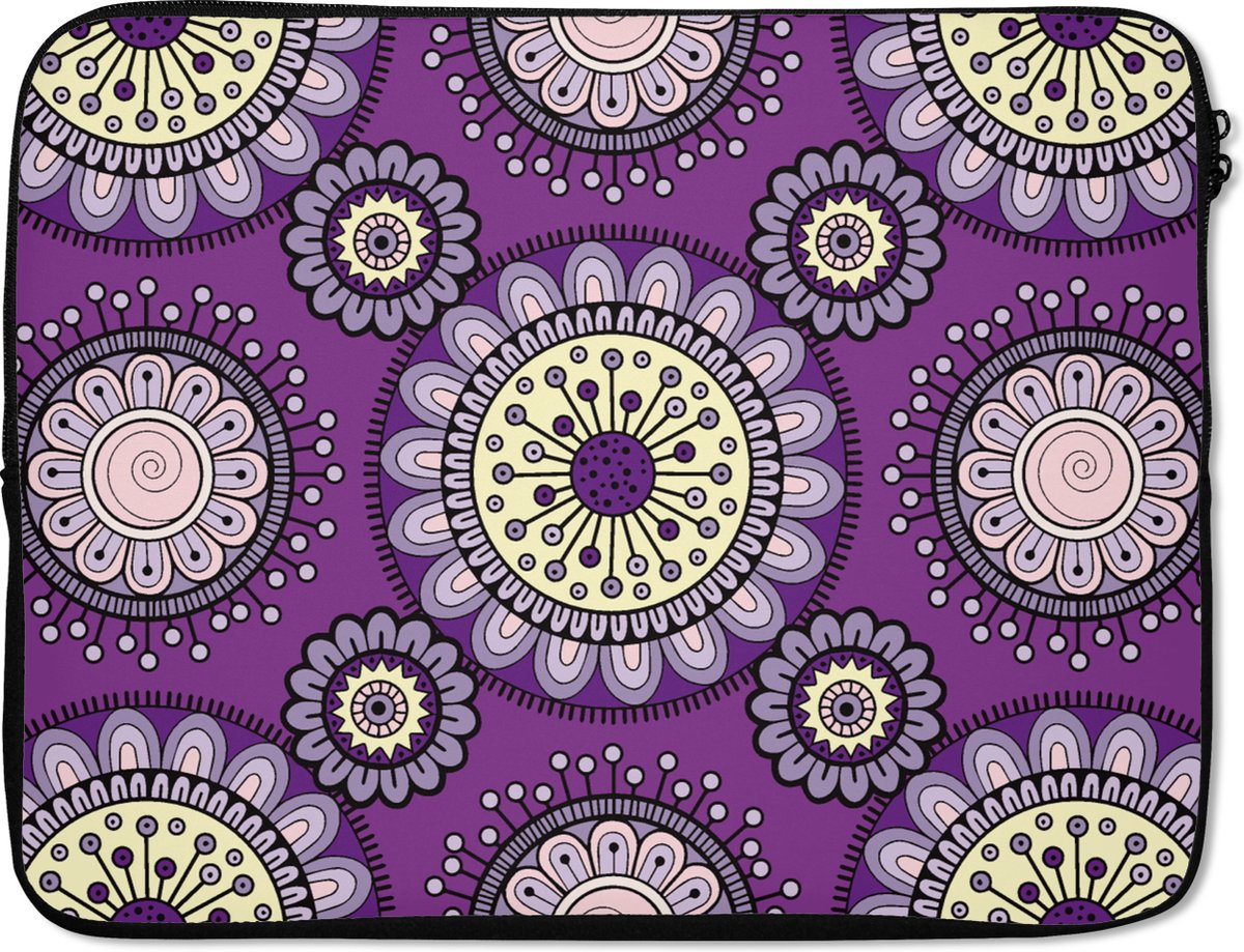 Laptophoes 15.6 inch - Meisjes - Bloemen - Paars - Patronen - Girl - Kids - Kinderen - Laptop sleeve - Binnenmaat 37x26 cm - Zwarte achterkant
