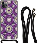 Hoesje met koord Geschikt voor iPhone 11 Pro - Meisjes - Bloemen - Paars - Patronen - Girl - Kids - Kinderen - Siliconen - Crossbody - Backcover met Koord - Telefoonhoesje met koord - Hoesje met touw