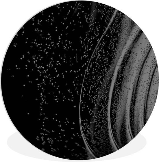 WallCircle - Wandcirkel ⌀ 30 - Close-up abstracte bierfles - zwart wit - Ronde schilderijen woonkamer - Wandbord rond - Muurdecoratie cirkel - Kamer decoratie binnen - Wanddecoratie muurcirkel - Woonaccessoires