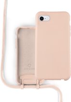 Coverzs Silicone case met koord - Telefoonhoesje met koord - Backcover hoesje met koord - touwtje - geschikt voor Apple iPhone SE 2022 - roze