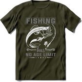 Fishing Has No Age Limit - Vissen T-Shirt | Grijs | Grappig Verjaardag Vis Hobby Cadeau Shirt | Dames - Heren - Unisex | Tshirt Hengelsport Kleding Kado - Leger Groen - M