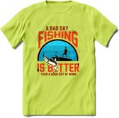 A Bad Day Fishing - Vissen T-Shirt | Oranje | Grappig Verjaardag Vis Hobby Cadeau Shirt | Dames - Heren - Unisex | Tshirt Hengelsport Kleding Kado - Groen - M