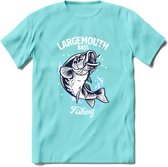 Fishing - Vissen T-Shirt | Grappig Verjaardag Vis Hobby Cadeau Shirt | Dames - Heren - Unisex | Tshirt Hengelsport Kleding Kado - Licht Blauw - M