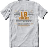 19 Jaar Legend T-Shirt | Goud - Zilver | Grappig Verjaardag Cadeau | Dames - Heren | - Licht Grijs - Gemaleerd - M
