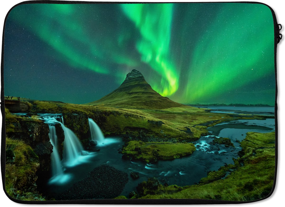 Laptophoes 13 inch - Aurora Borealis boven IJsland - Laptop sleeve - Binnenmaat 32x22,5 cm - Zwarte achterkant