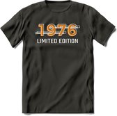 1976 Limited Edition T-Shirt | Goud - Zilver | Grappig Verjaardag en Feest Cadeau Shirt | Dames - Heren - Unisex | Tshirt Kleding Kado | - Donker Grijs - M