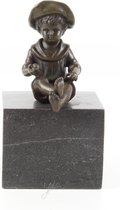 Bronzen Zittende Jongen Op Grote Marmeren Voet 8x7x15 cm