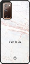 Casimoda® hoesje - Geschikt voor Samsung Galaxy S20 FE - C'est La Vie - Luxe Hard Case Zwart - Backcover telefoonhoesje - Bruin/beige