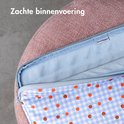 Open laptop sleeve met zachte, lichtblauwe voering en de imoshion merknaam op een label.