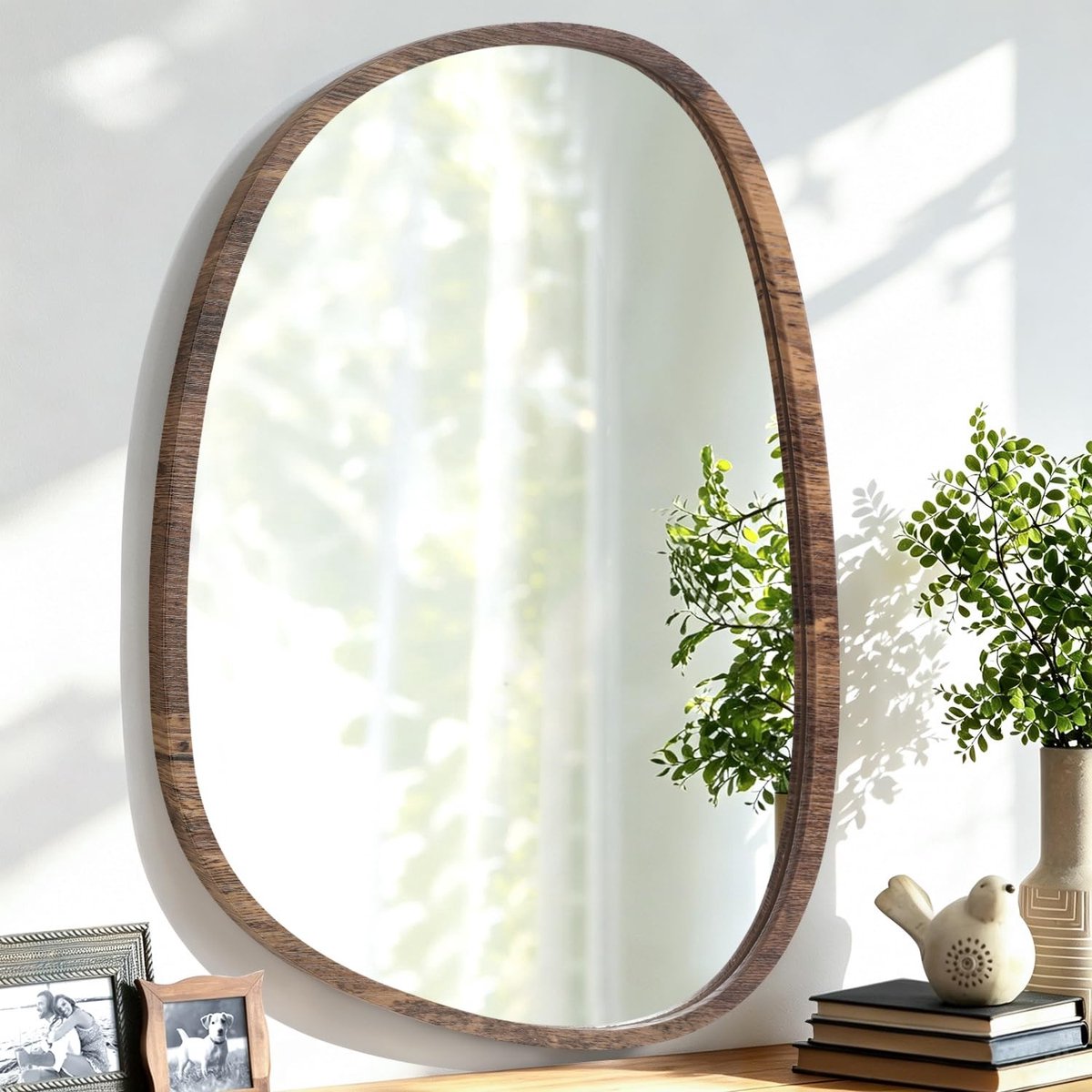 Omgoods - Asymmetrische Wandspiegel met Houten Frame in Rustiek Bruin