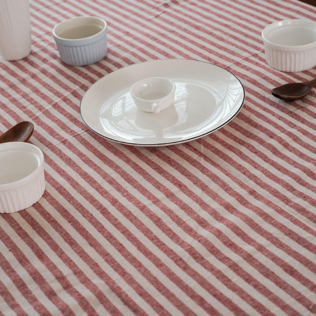 Tafellaken 140 x 250 cm - Katoen met strepen - Rood/wit - Beschermt tafelblad - ShopVlot