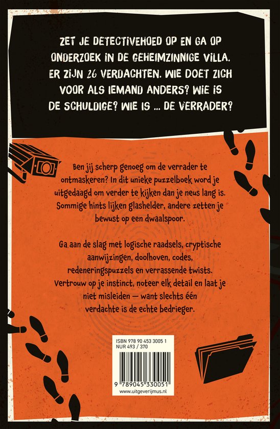Achterkant puzzelboek: zet je detectivehoed op en ga op onderzoek in de geheimzinnige villa. Er zijn 26 verdachten. Tekst over het ontmaskeren van de verrader.