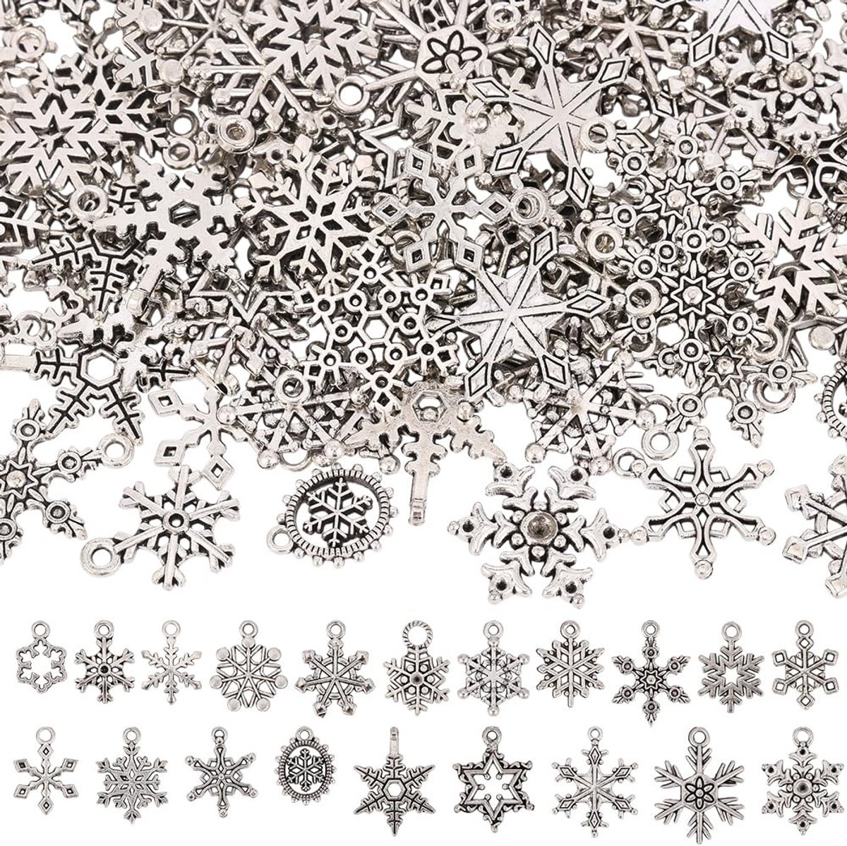 Dailygoods- Sneeuwvlok Hangers - 100 Stuks - Zilverkleurige Sieraden - Tibetaanse Geïnspireerd Ontwerp - Antieke Oppervlakteafwerking - Voorgeboorde Gaten 1,2 mm