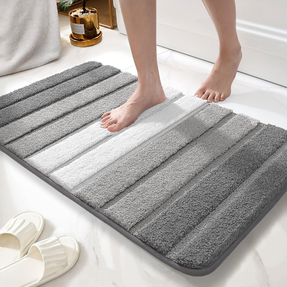 Dailygoods- Badmat Super Absorberend - Microvezel Badkamertapijt - Antislip Deurmat - Pluizige Textuur - 60 x 120 cm - Lichtgrijs
