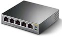 Zwarte TP-Link 5-Poorts Gigabit Desktop Switch met 4-Poort PoE. Ventilatie aan de zijkant.