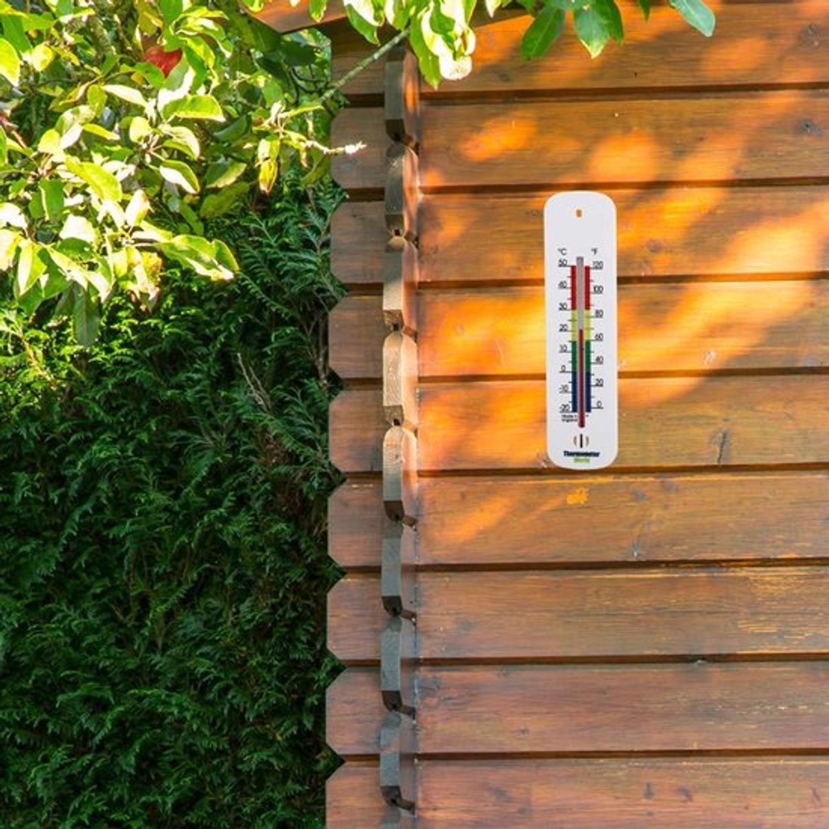 Thermometer voor het meten van de kamertemperatuur in tuin of kas voor thuis en op kantoor - stijlvol en nauwkeurig
