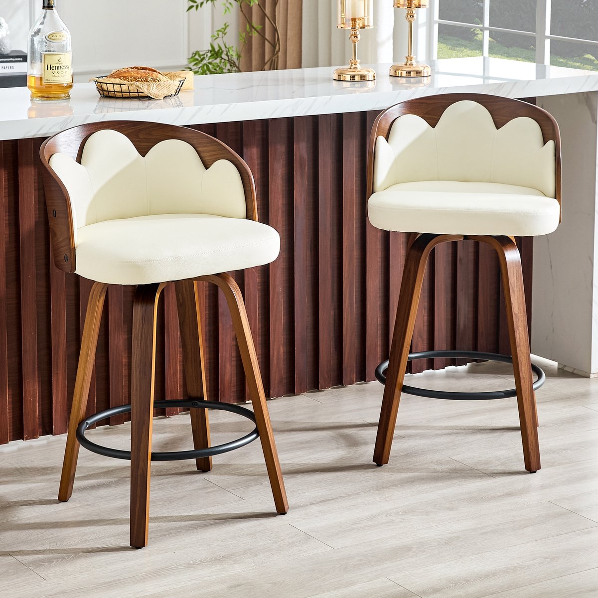 KOMHTOM - Set van 2 barkrukken - Rugleuning met bloemmotief - Gebogen hout - PU-leer - Metalen voetsteun - Modern