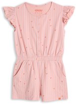Roze playsuit met verticale strepen en kleine hartjesprint, korte mouwen en knoopjes.