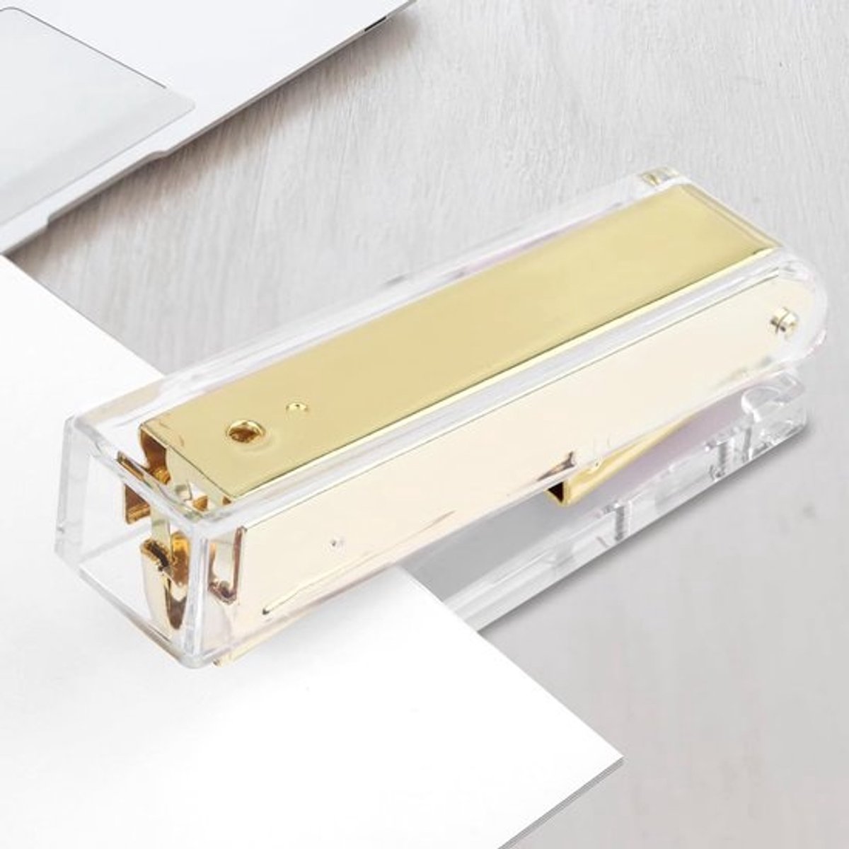 Nietmachine Transparant - Bureau nietapparaat - Documenten organiseren - Robuuste constructie - 65mm x 35mm x 150mm - Goud