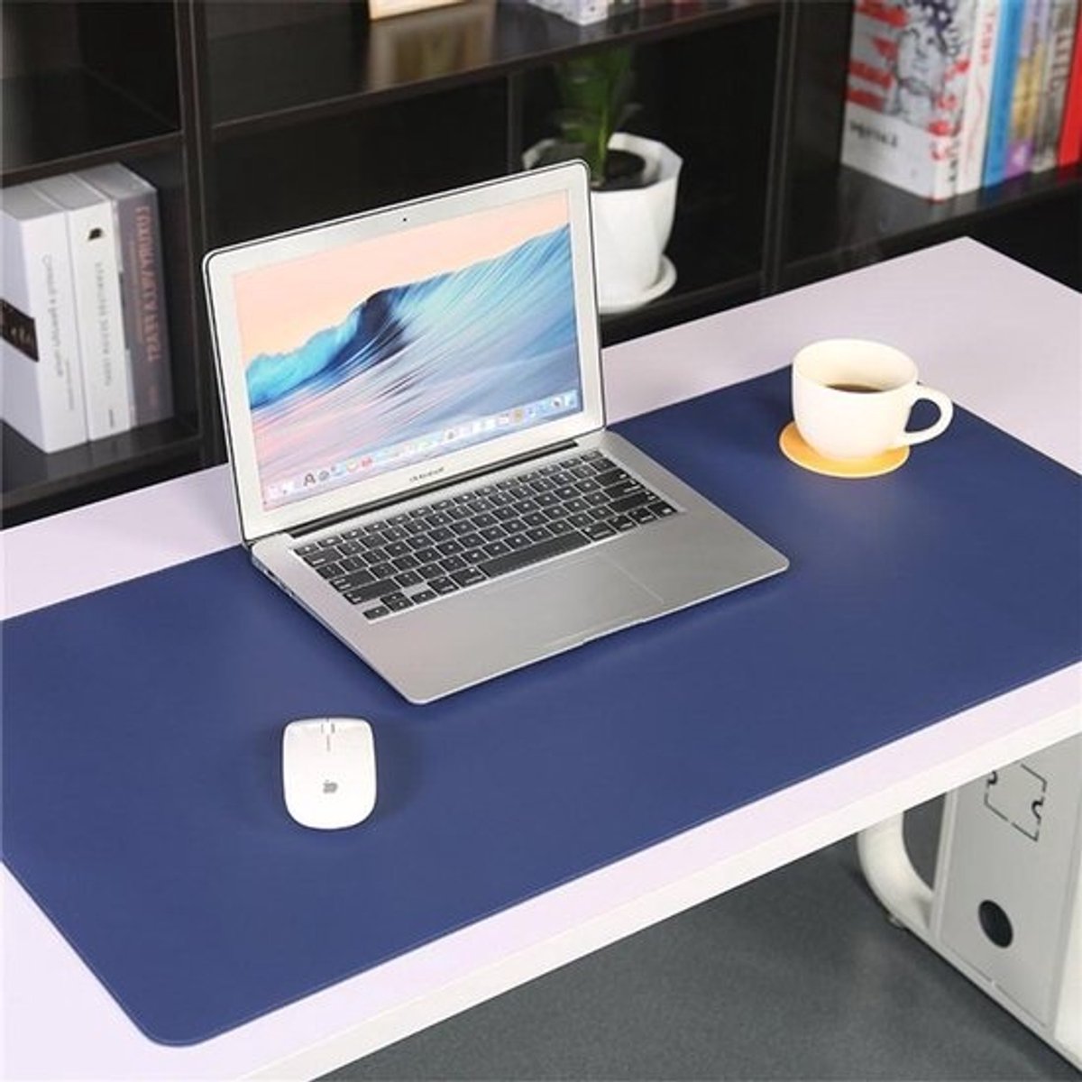 Bureaulegger Leer - Bureauonderlegger Kantoor - Bureau Organiseren - Waterbestendig Oppervlak - 65 x 30 cm - Zwart