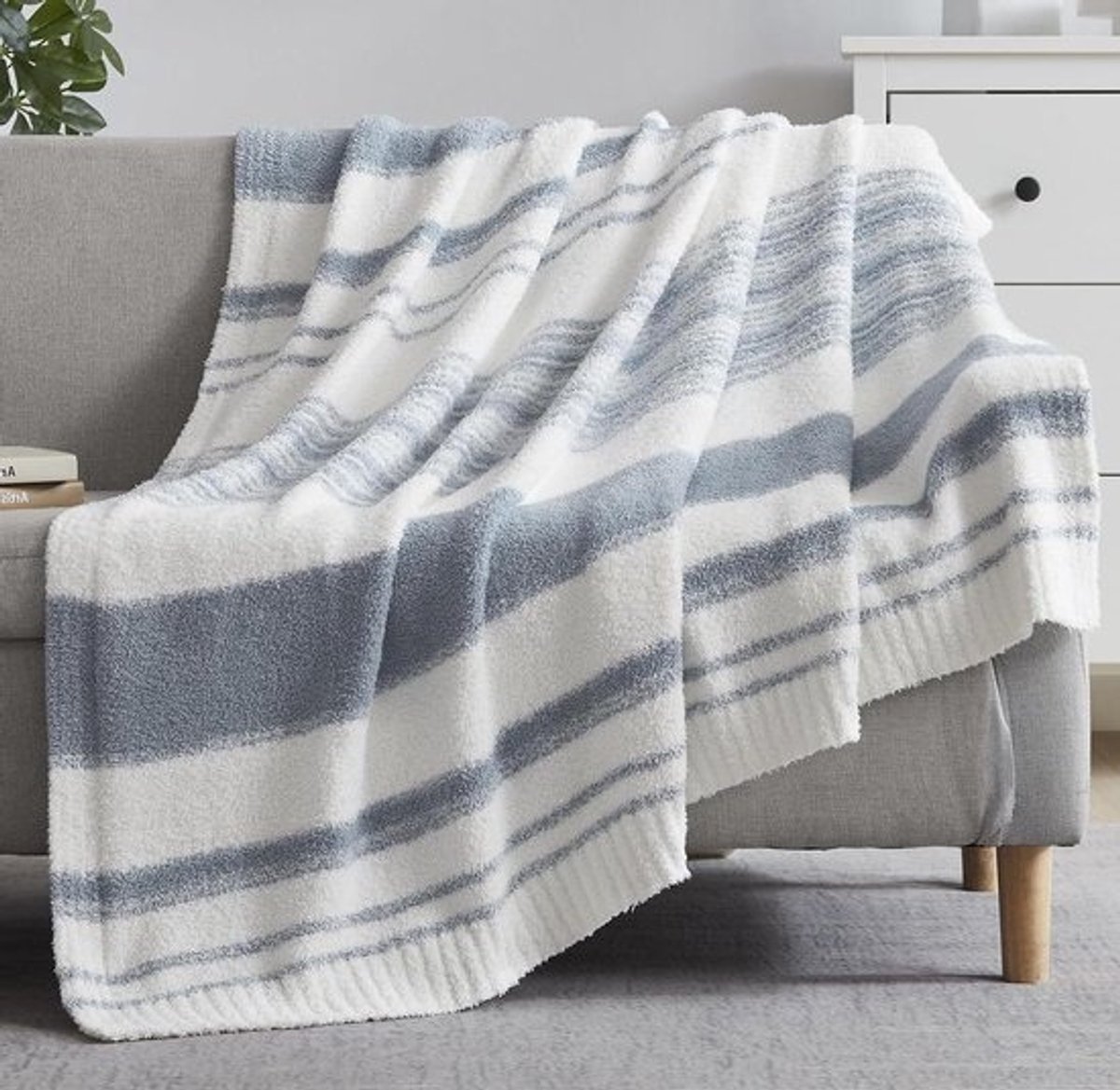 Microvezel Plaid - Zachte Deken - Ontspannen Thuis - Klassiek Streepmotief - 50 x 70 Inch - Grijs Blauw