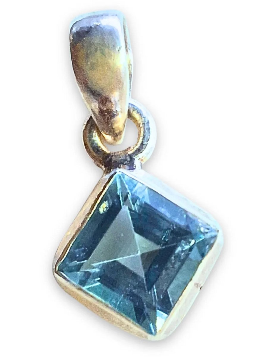 Zilveren hanger facet Topaas blauw ruit