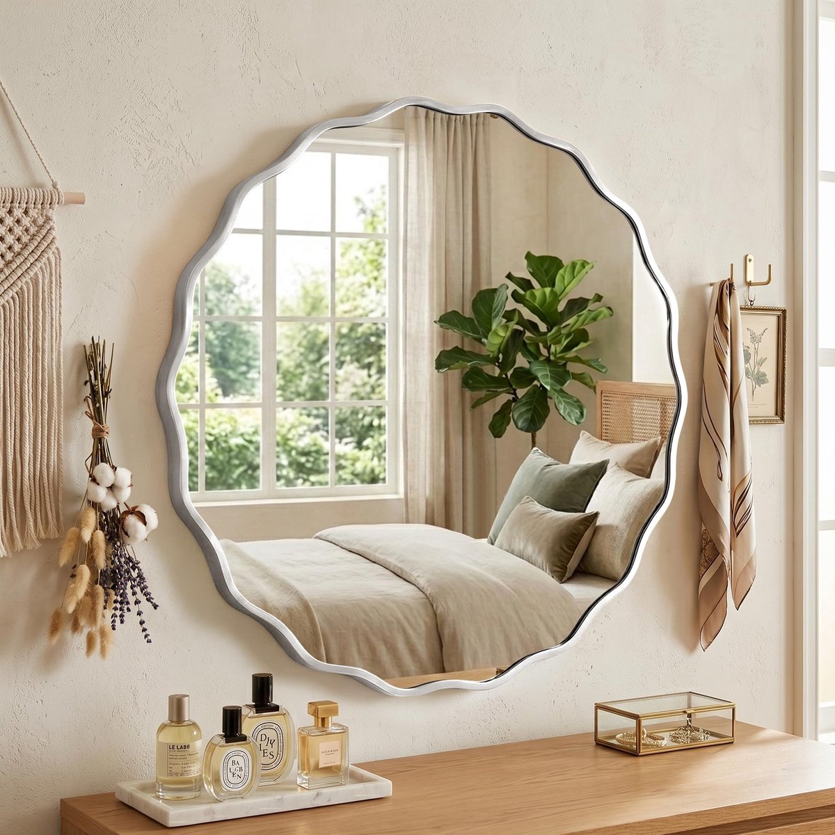 Wandspiegel met gegolfd metalen frame, decoratieve spiegel in vintage-stijl