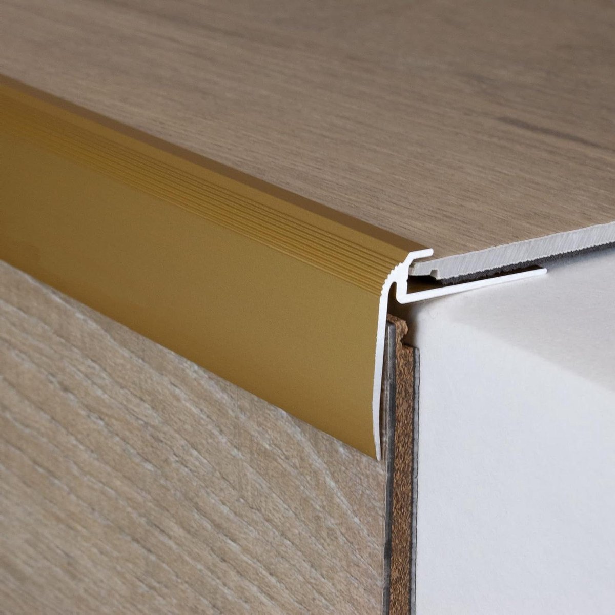 Afwerkprofiel Aluminium - Trapneus Profiel - Vloeren Afwerken - Geboord Ontwerp - 1000 mm - Goud