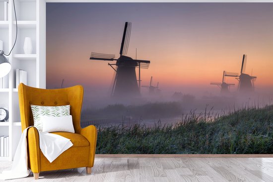 Brouillard aux moulins à vent hollandais de Kinderdijk lors d'un lever de soleil papier peint photo vinyle 360x240 cm - Tirage photo sur papier peint