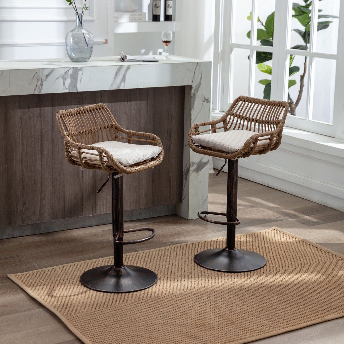 Wishdor Barkruk - Set van 2 - 360° draaibaar en hoogte instelbaar - Met rugleuning en armleuningen - Vintage stijl - Voor keuken eetkamer bar - Rotan en metaal - Beige - 49 x 48 x 89-109 cm