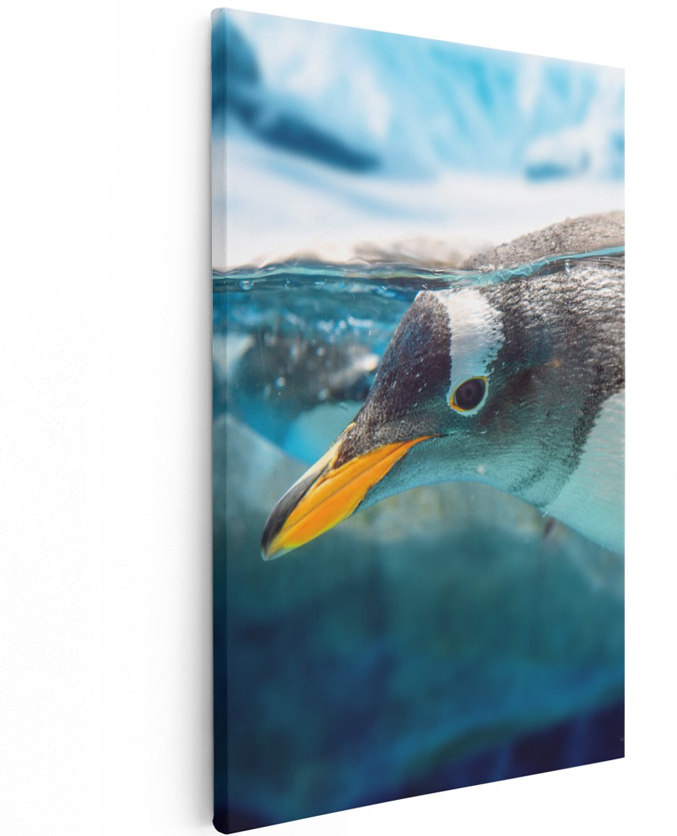 Artaza Canvas Schilderij Pinguïn Zwemt Onder Water - 120x180 cm - Groot - Wanddecoratie Woonkamer - Schilderijen - Muurdecoratie
