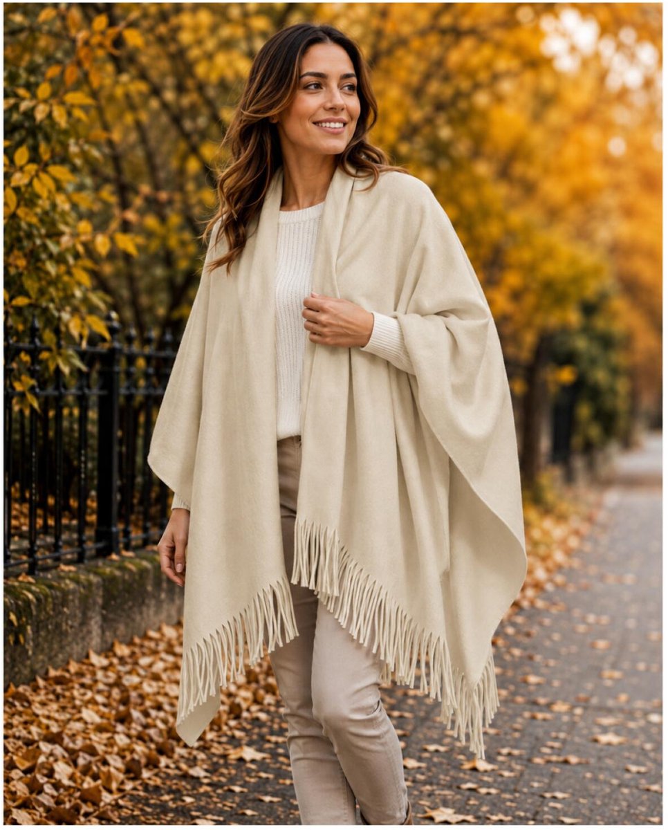 Luxe omslagdoek / poncho - beige - 180 x 140 cm - fleece - Dameskleding accessoires winter / herfst