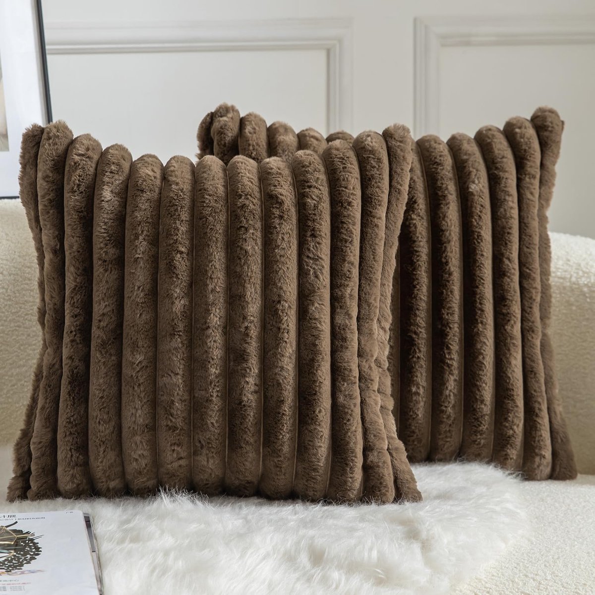 SnelShoppen - Set van 2 Decoratieve Kussenhoezen 30x50cm - Faux Fur Gestreept Pluche - Zacht en Luxe Kussenhoezen voor Slaapkamer, Woonkamer, Bank - D