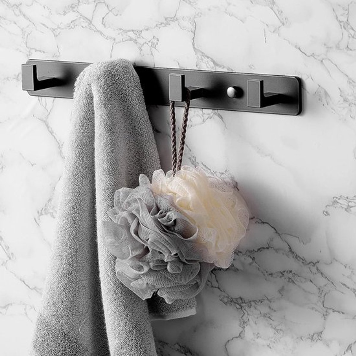 Muurhaken voor Kleding met 4 Haken van RVS voor Badkamer, Keuken en Woonkamer - Matte Zwart Design voor Jassen en Accessoires