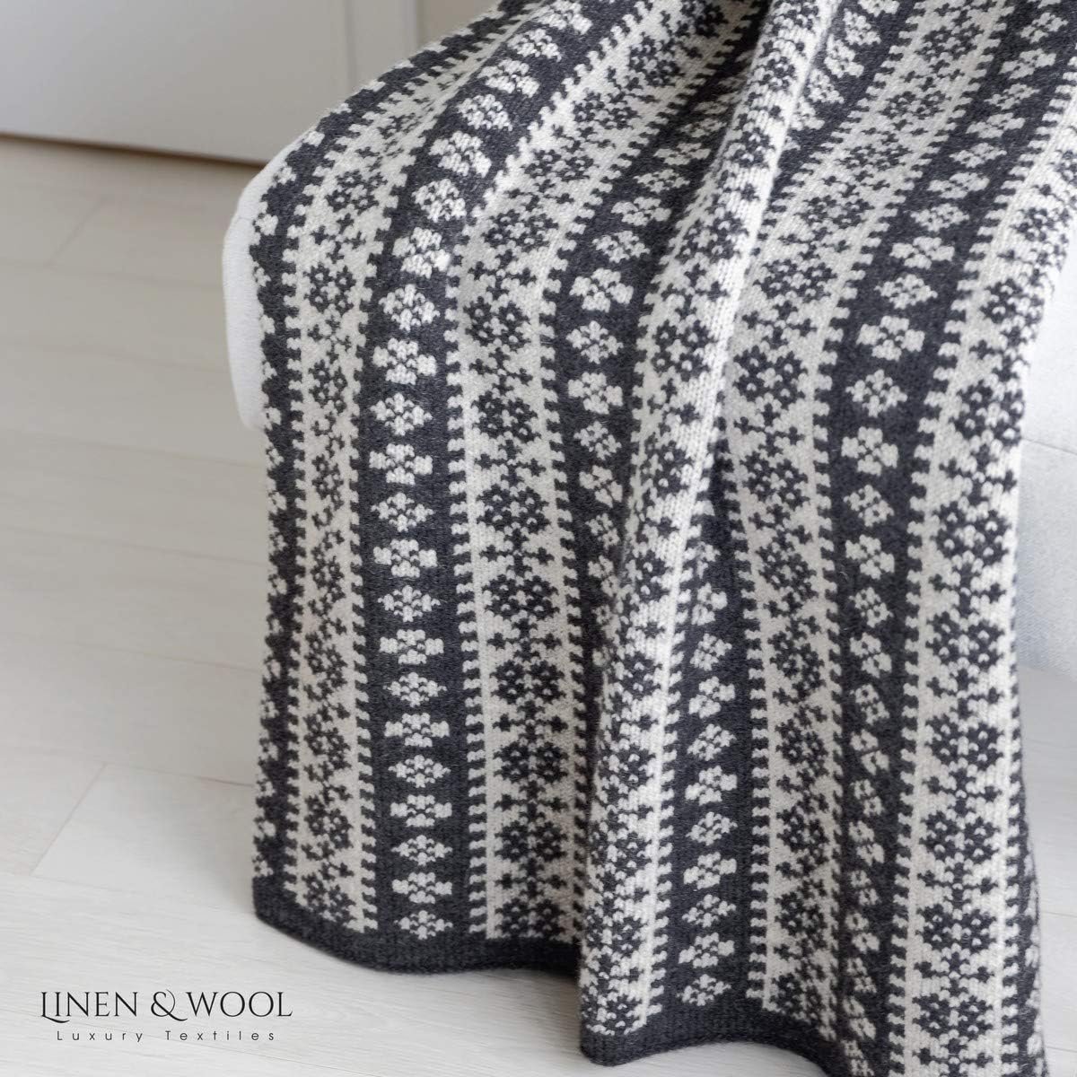 Thijox - Luxe Dikke Gebreide Wollen Deken Arctic Scandinavisch Stijl - 100% Pure Nieuw-Zeelandse Wol, Antraciet Grijs (130 x 180 cm) Knuffeldeken voor
