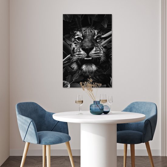 Affiche Tigre entre les plantes - noir et blanc - 60x90 cm