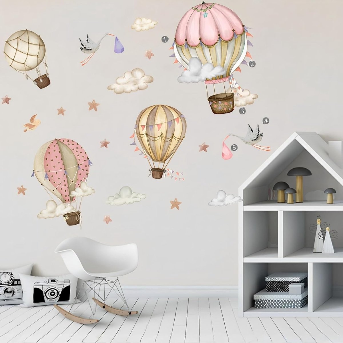 SnelShoppen - Kleurrijke Wandstickers Luchtballonnen voor Kinderen met Vogels en Wolken - DIY Muurdecoratie voor Jongens, Meisjes en Peuters - 2 Velle