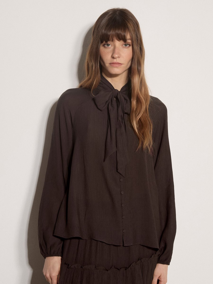 Blouse met strik en gekreukelde textuur