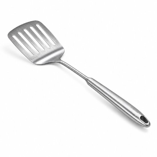 Spatule argentée en inox avec tête perforée et manche avec œillet.