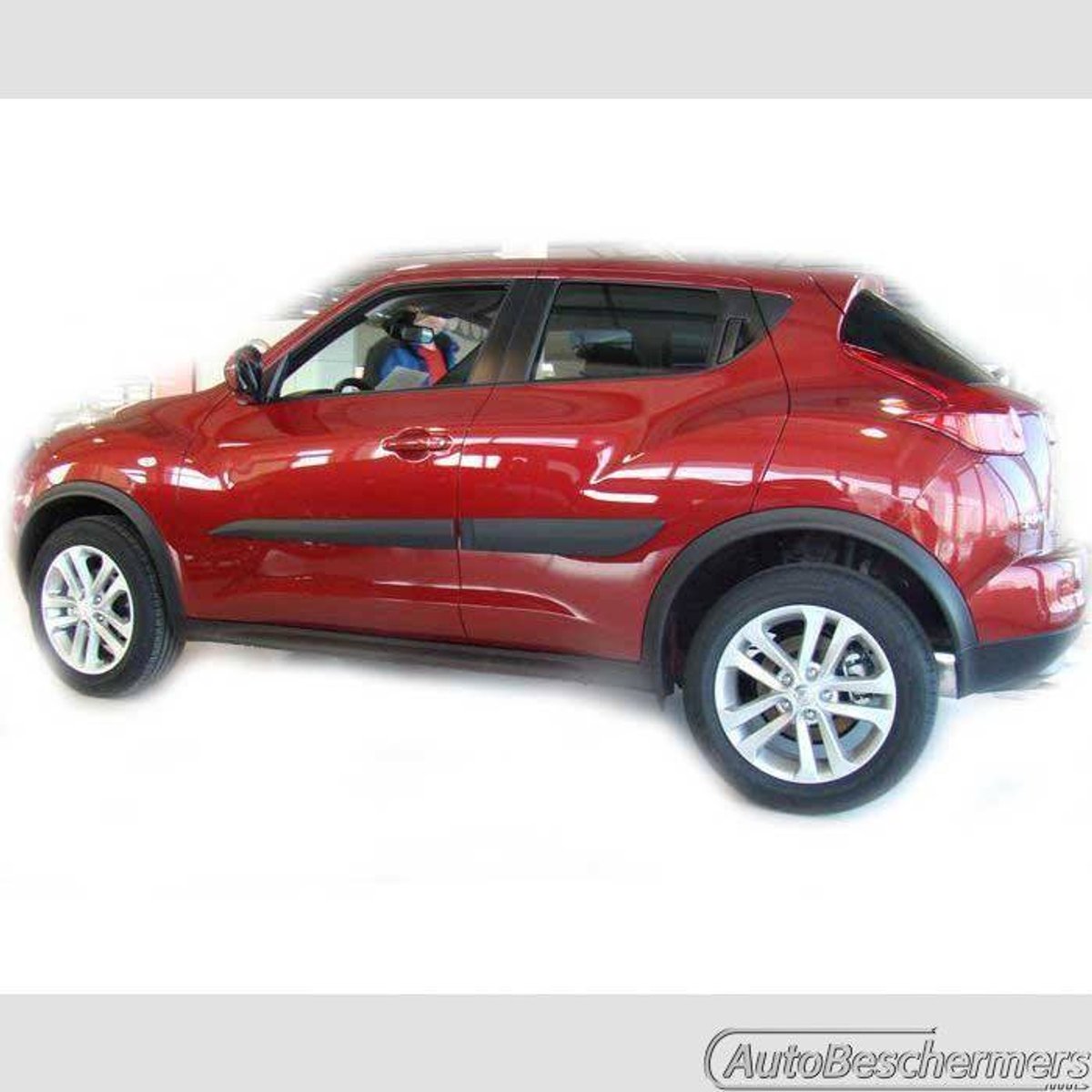 Stootlijsten set zwart voor Nissan Juke 10.2010-01.2021. De stootstrips zijn zelfklevend. Set a 4 stuks (#0030)
