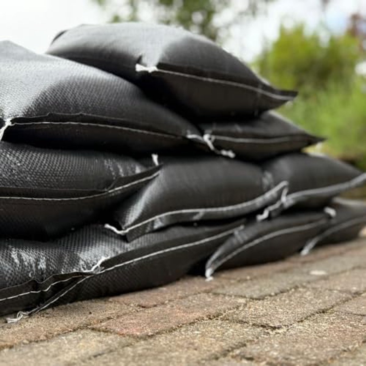 Zandzakken 10 stuks – 40 x 60 cm | Zwart incl. sluitingsriem | Polypropyleen (PP) | Tegen wateroverlast | Tegen overstroming | Ongevuld | (40x60 cm)