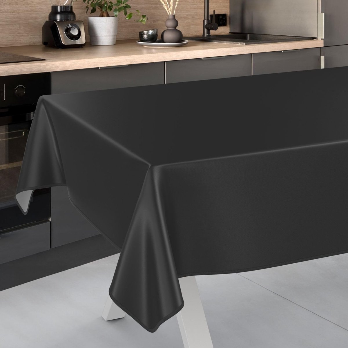 Omgoods - Tuinstoel Tafelkleed - Wasbaar en Waterdicht - 220 x 140 cm - Zwart